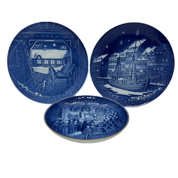 Blue and white christmas plates